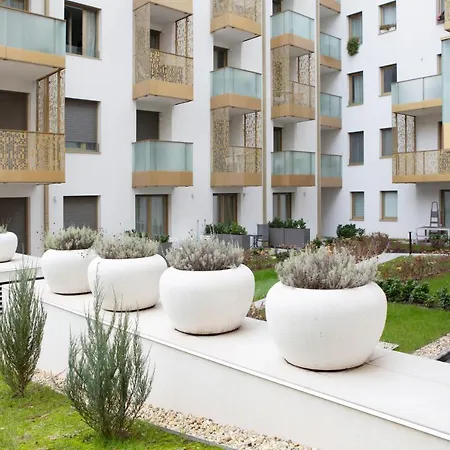 Apartment Magic Garden In Downtown *