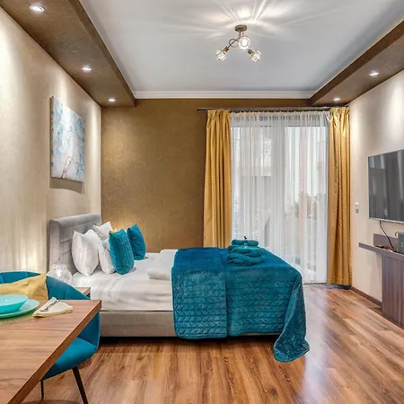 Magic Garden In Downtown Budapešť