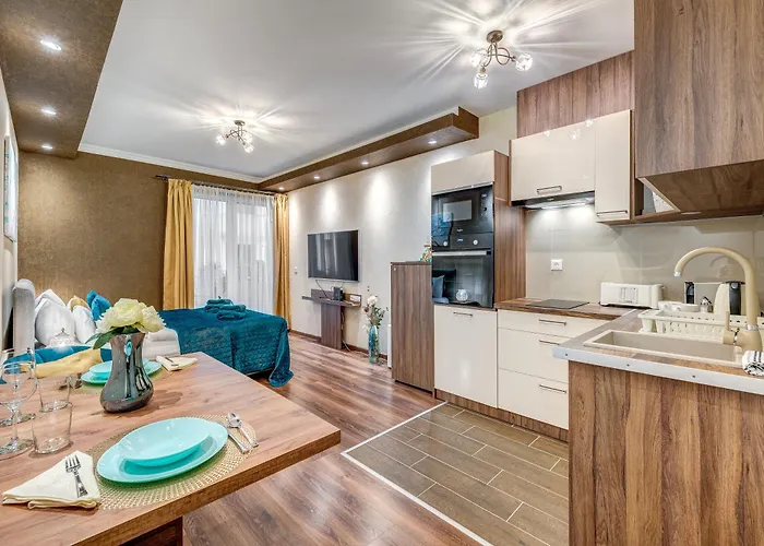 Magic Garden In Downtown Budapesta