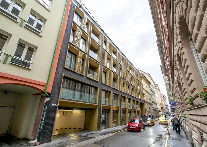 Magic Garden In Downtown ブダペスト